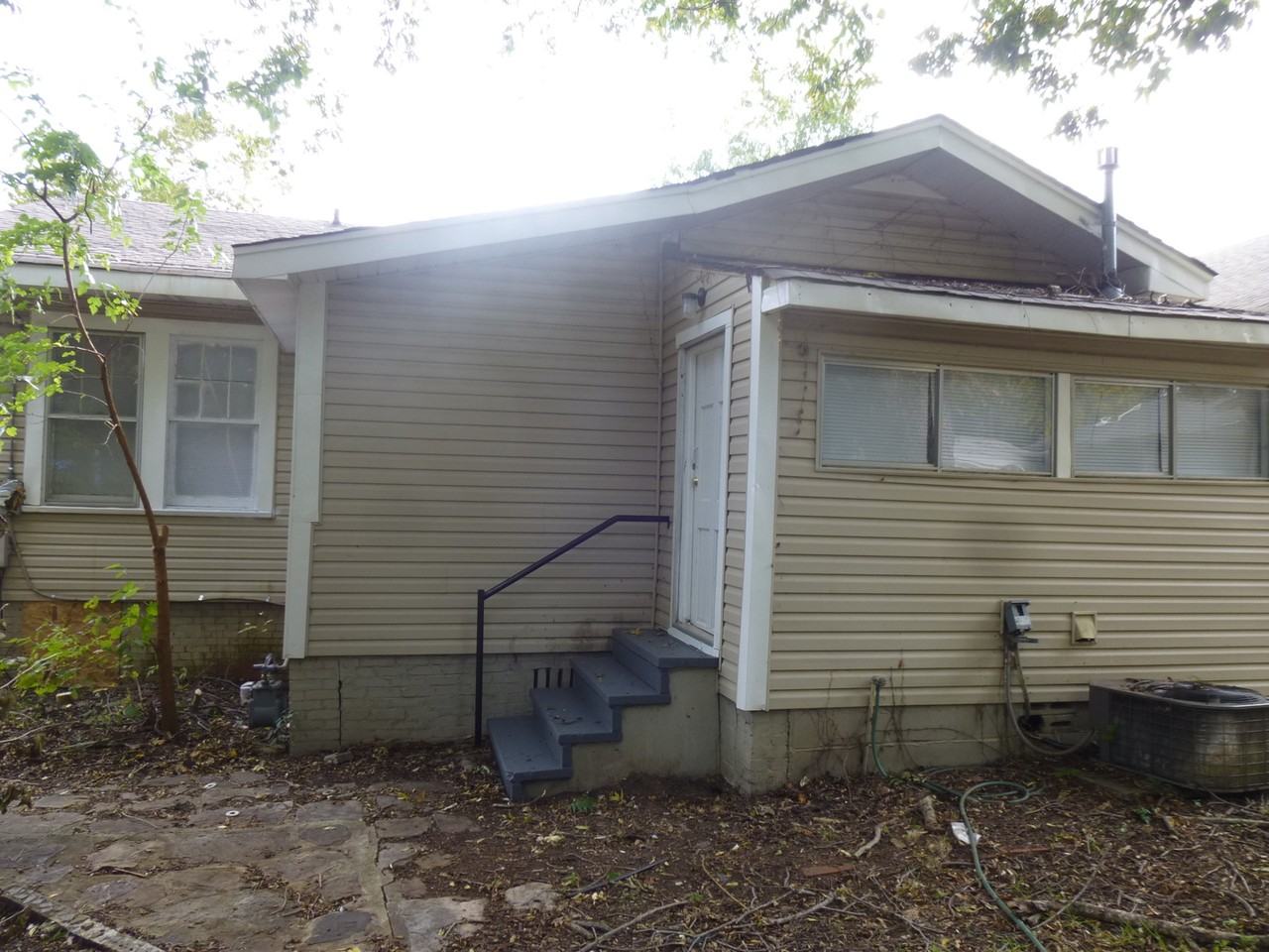 419 19th St S - Photo 4 of 33