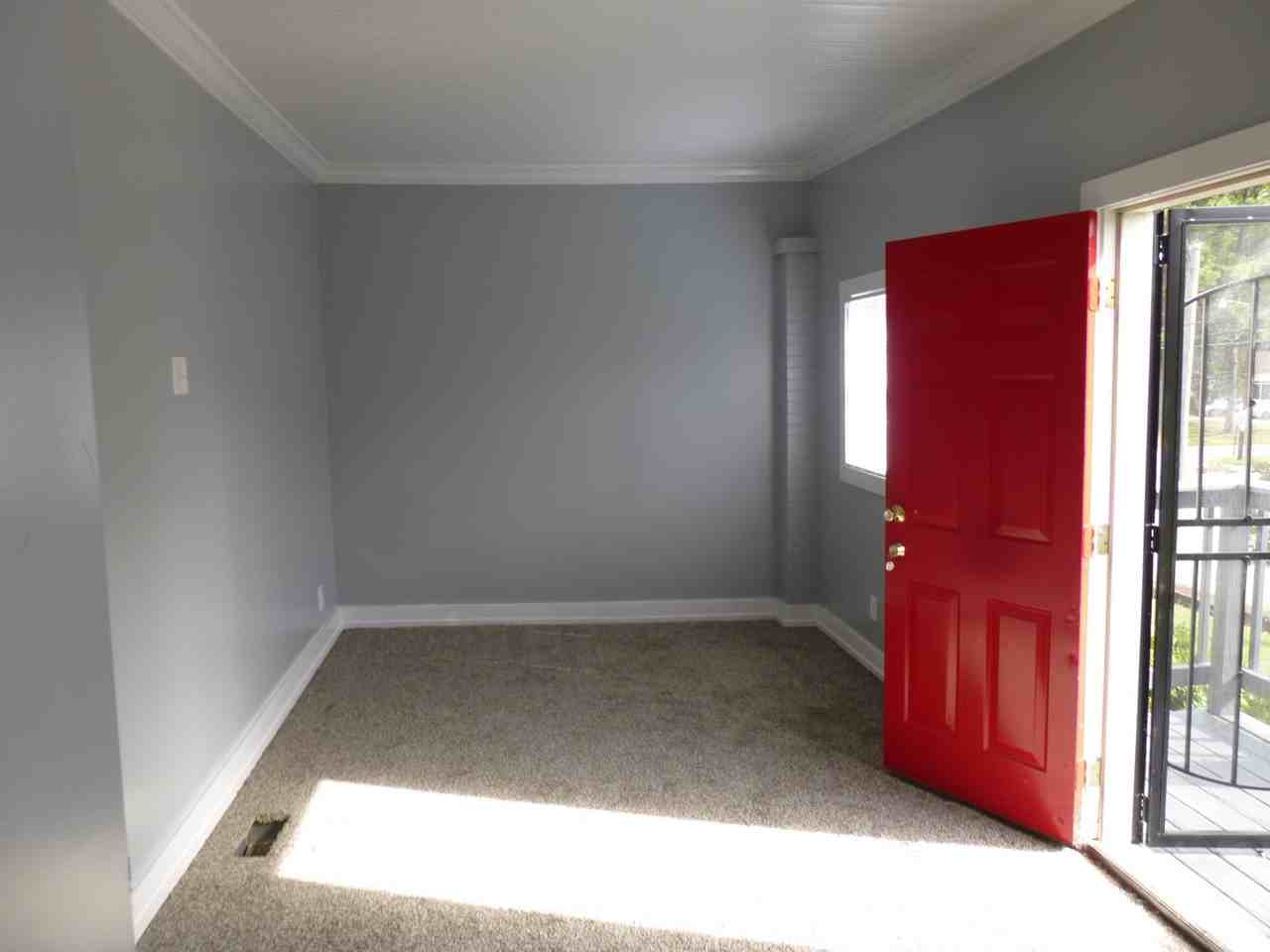 419 19th St S - Photo 7 of 33