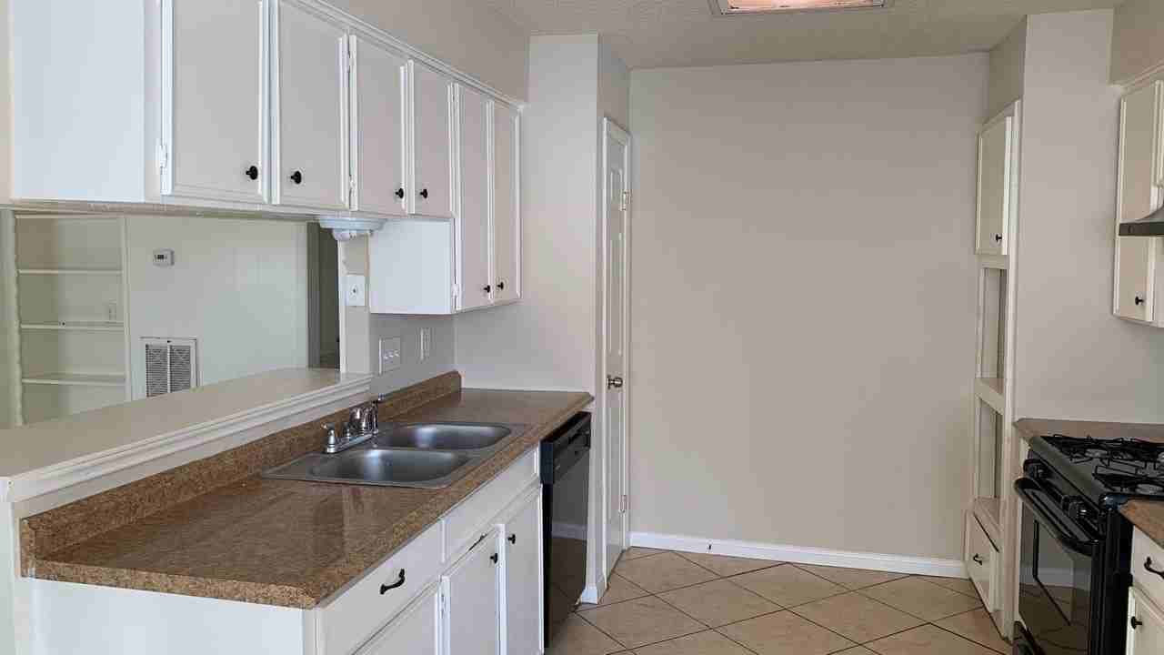 6811 Winding Trace Dr - Photo 3 of 24