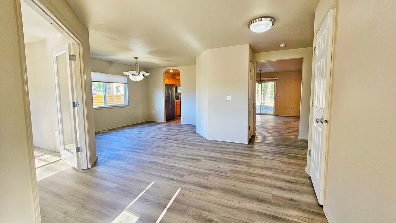 5316 Ne 4th Ct - Photo 4 of 32