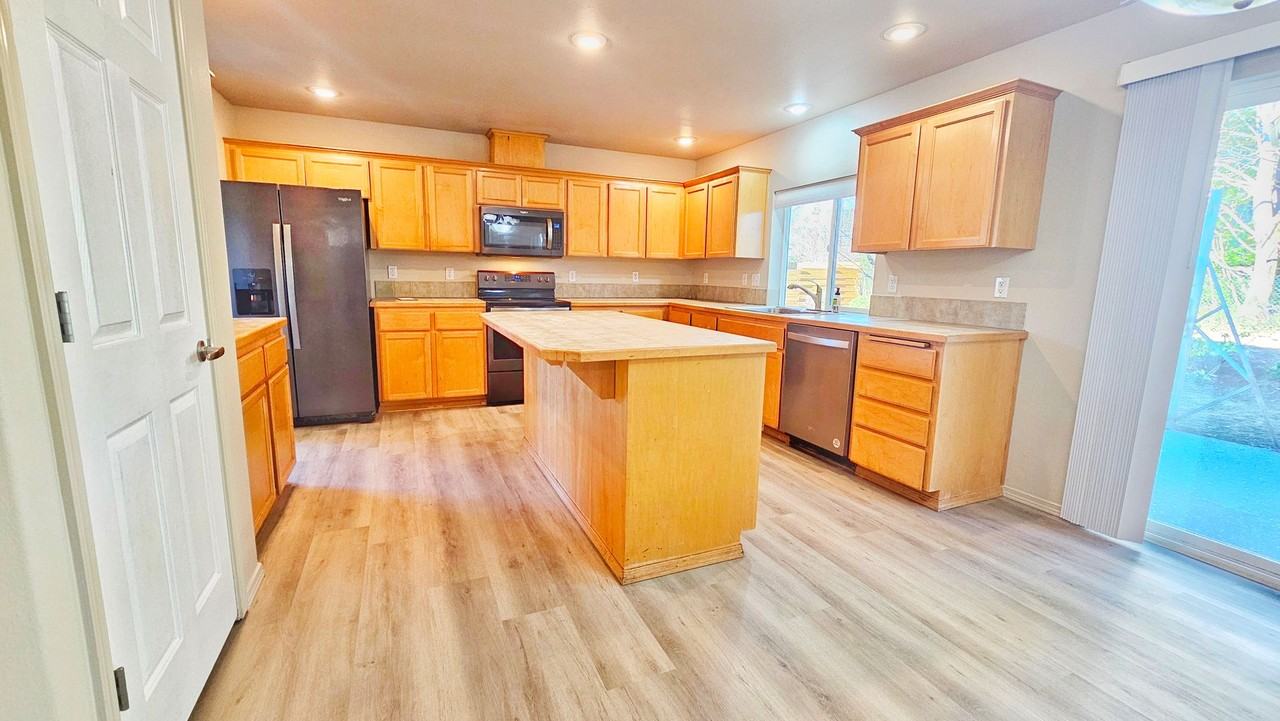 5316 Ne 4th Ct - Photo 7 of 32