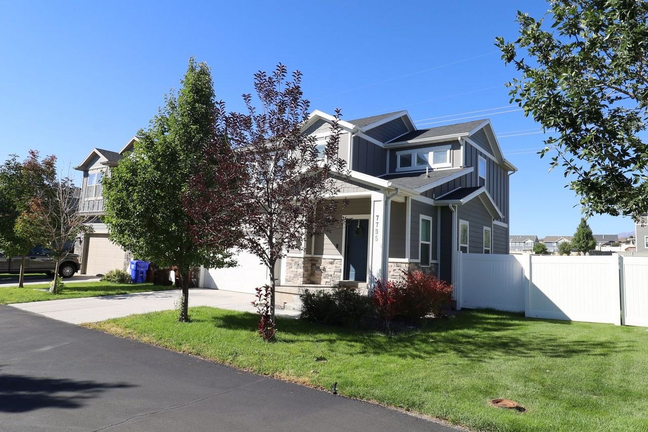 7795 N Rider Dr - Photo 3 of 28