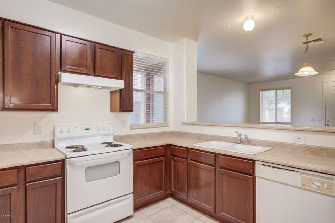 3019 S 101st Ave - Photo 6 of 13