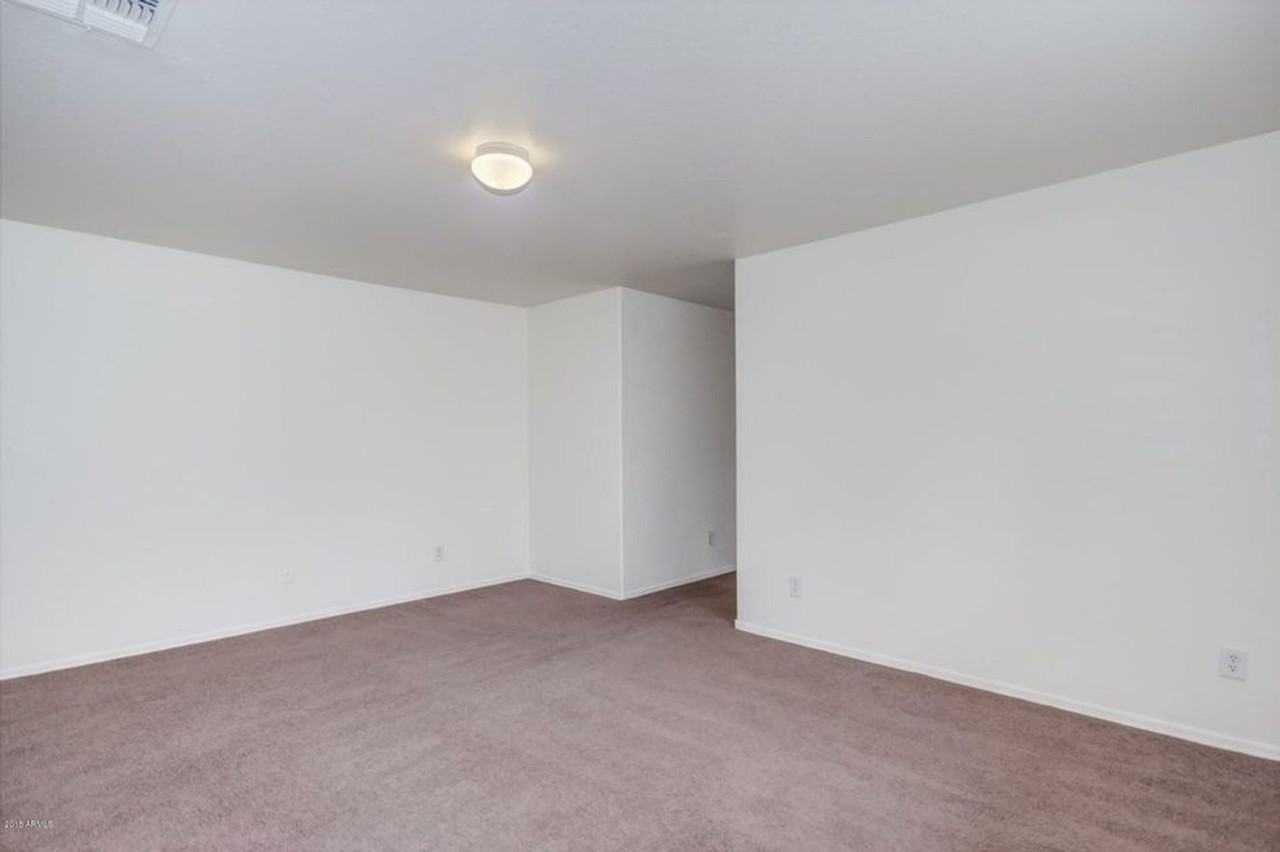3019 S 101st Ave - Photo 6 of 13