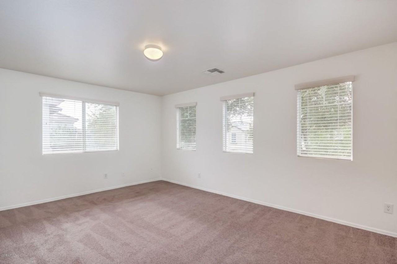 3019 S 101st Ave - Photo 7 of 13