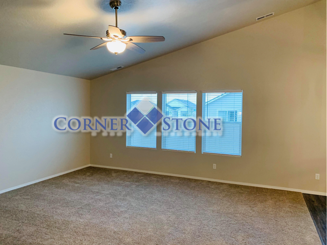 4480 W Everest St - Photo 3 of 16