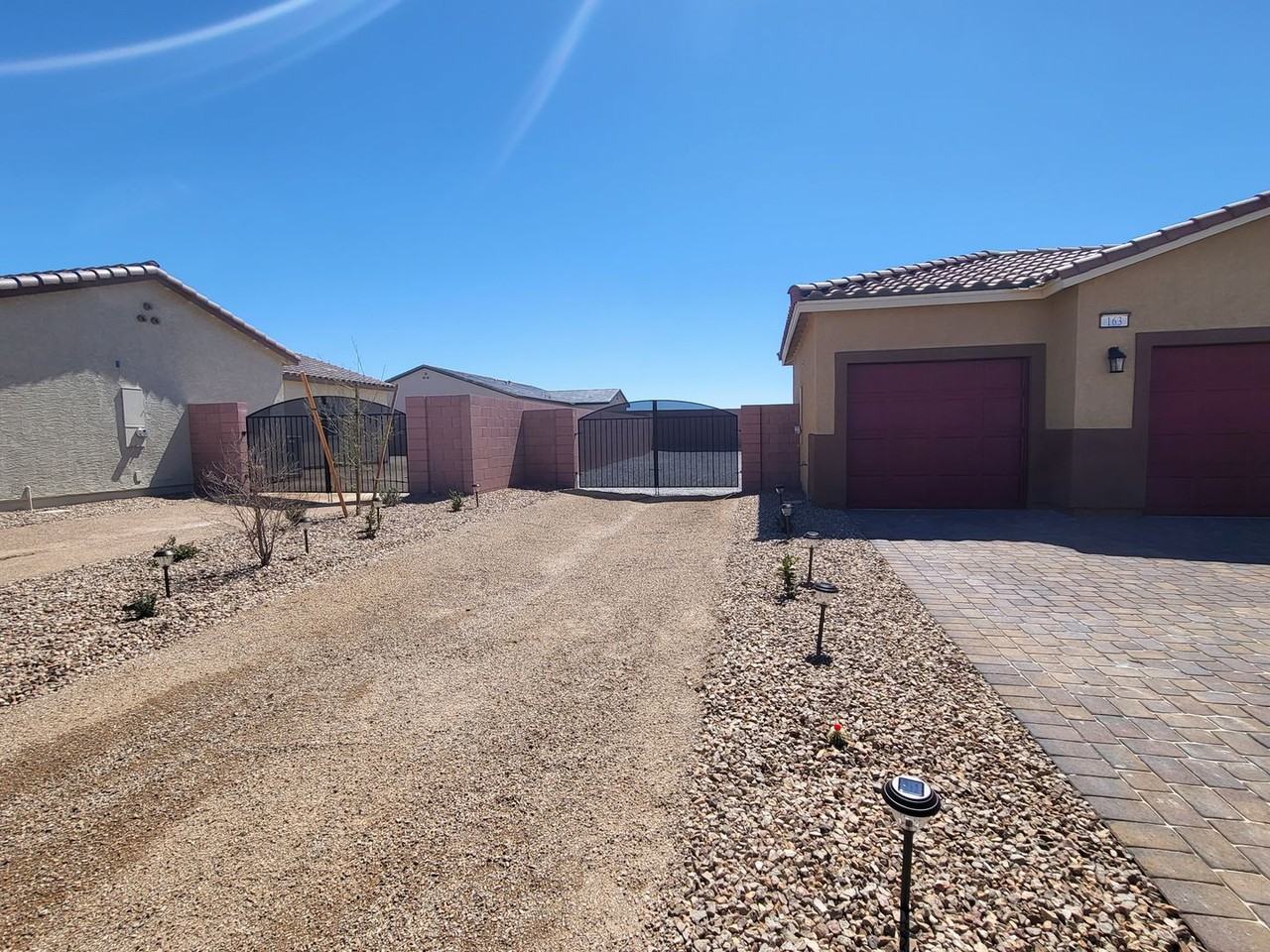 163 Hawk Ave - Photo 2 of 36