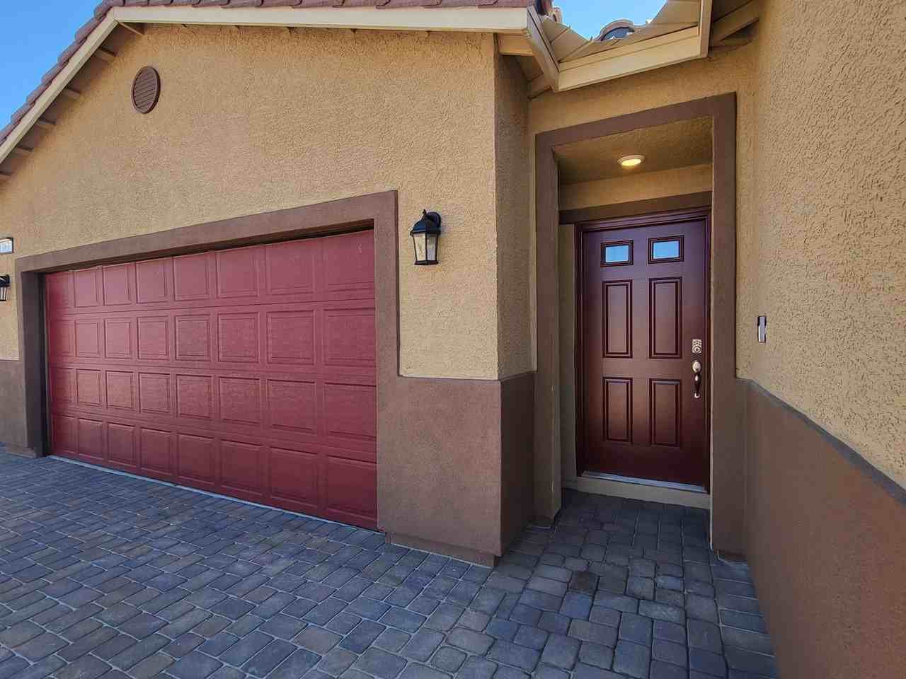 163 Hawk Ave - Photo 3 of 36