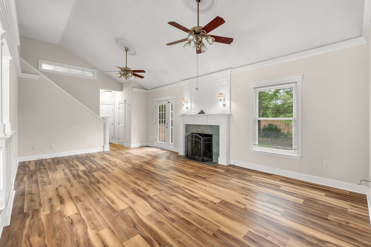 119 Summercourt Dr - Photo 5 of 24