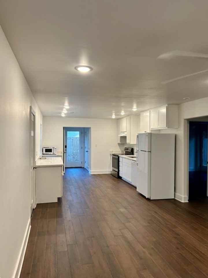 1018 W 25th Ave #SFR - Photo 4 of 9