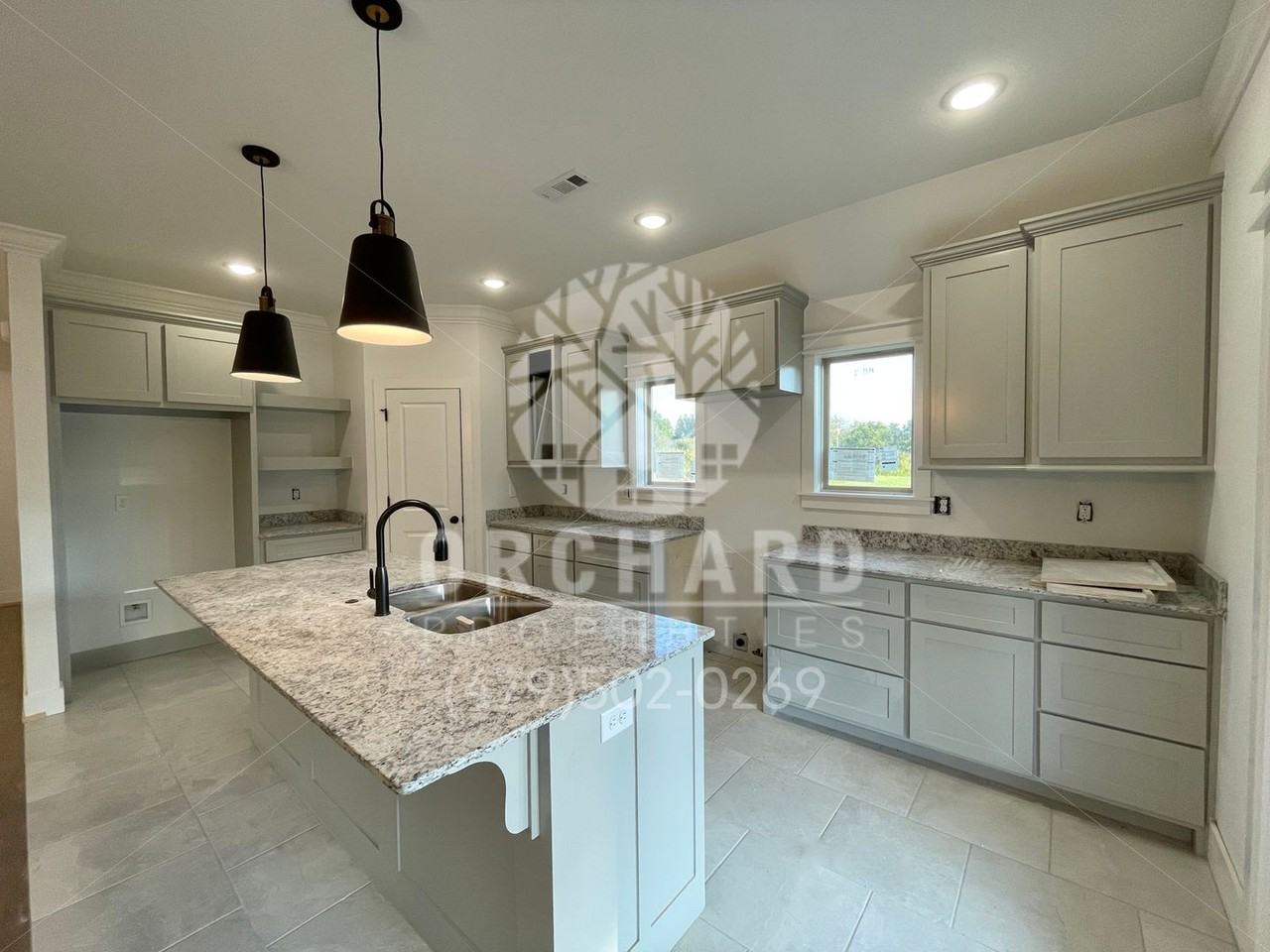 8 Mcdole Ln - Photo 2 of 24