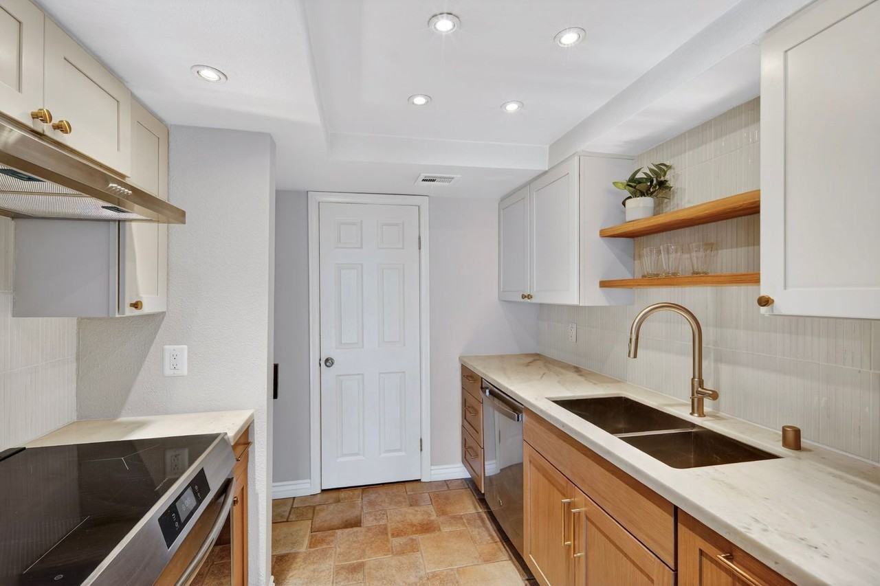 2564 Navarra Dr #101 - Photo 2 of 30