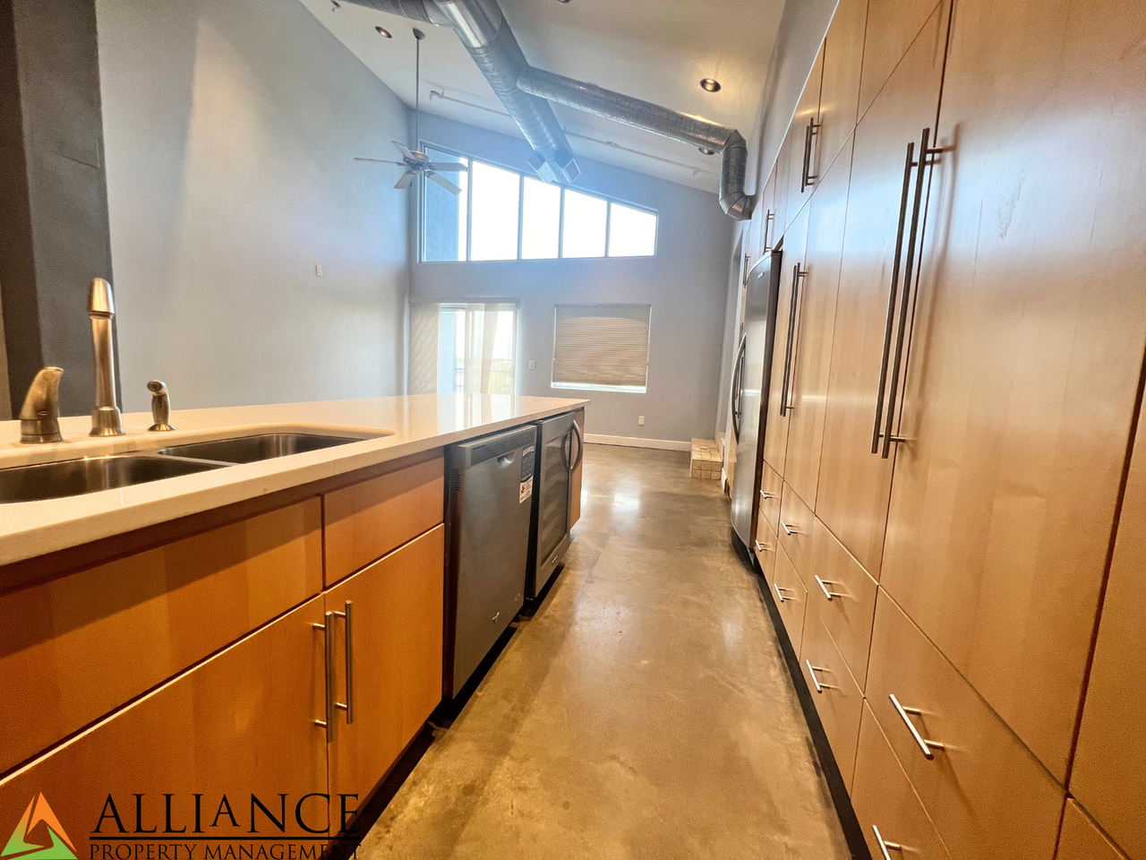 820 N Manhattan Ave - Photo 5 of 23