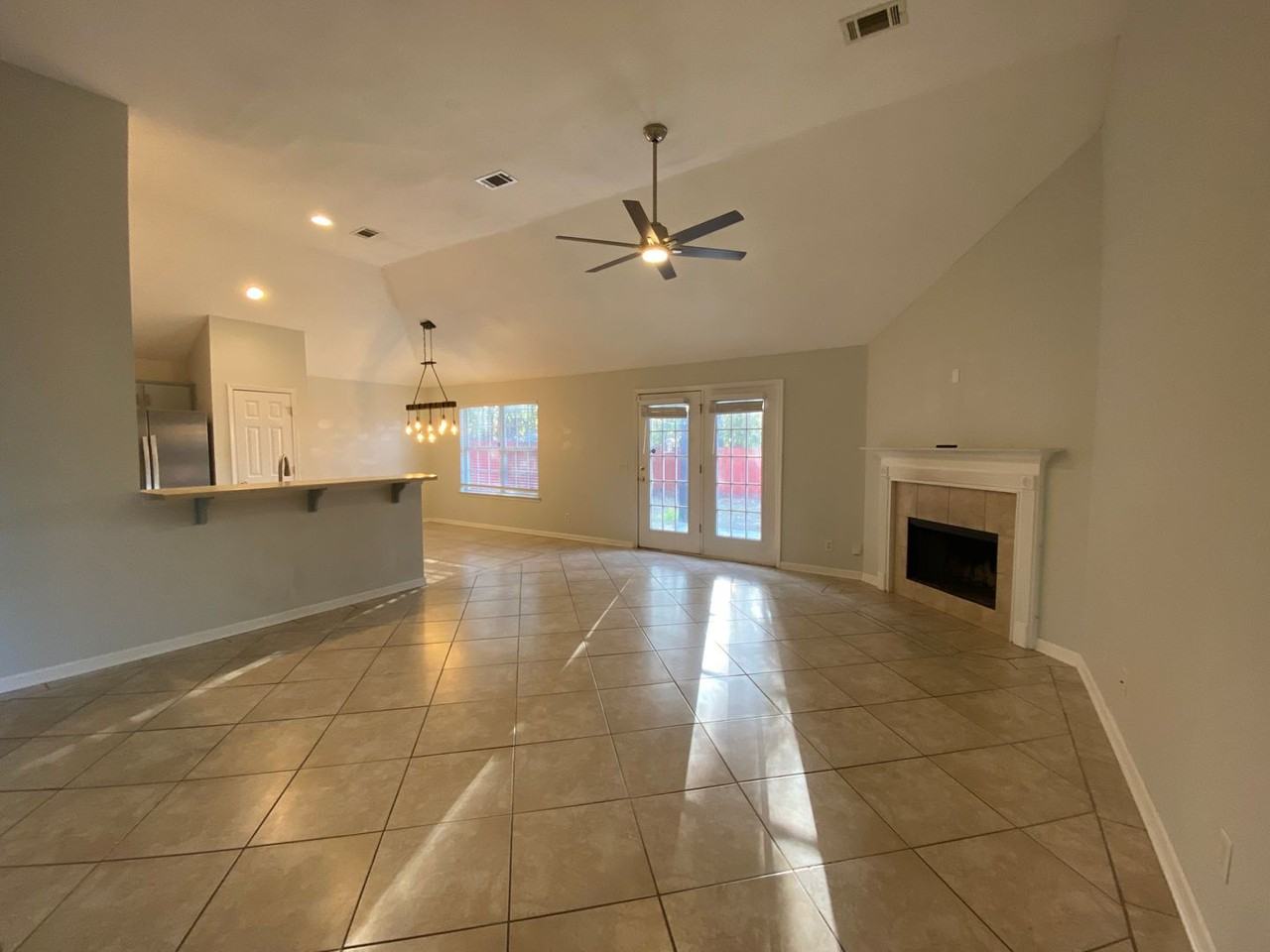 68 Carlisle Ln - Photo 2 of 17