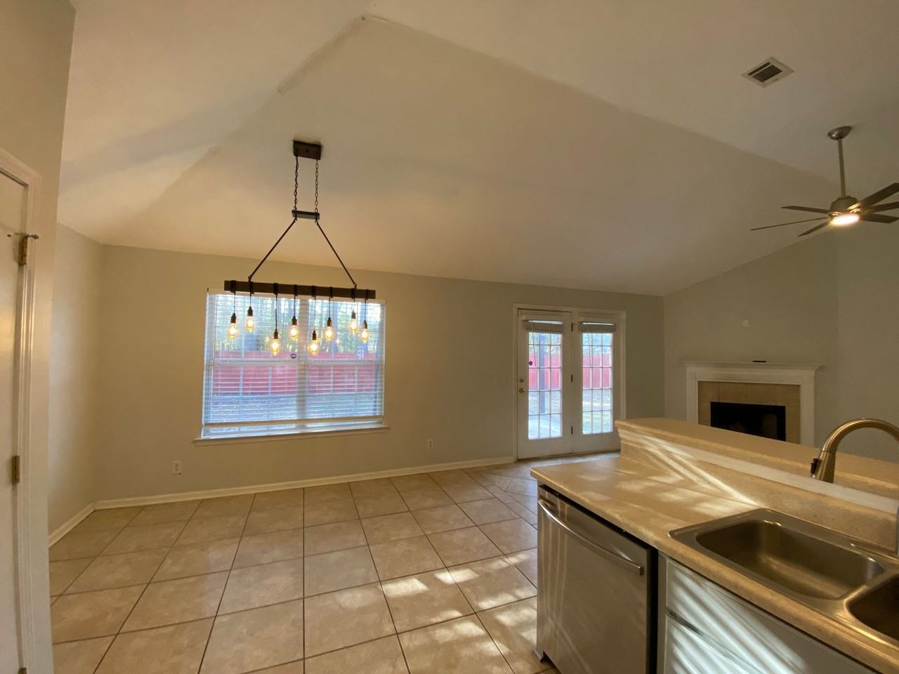 68 Carlisle Ln - Photo 6 of 17