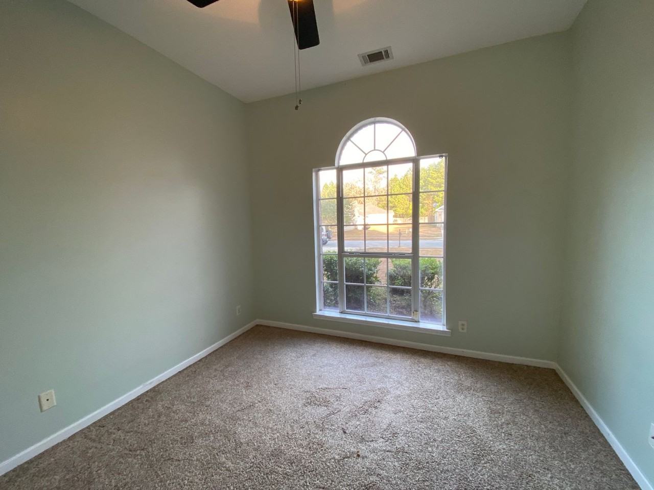 68 Carlisle Ln - Photo 7 of 17