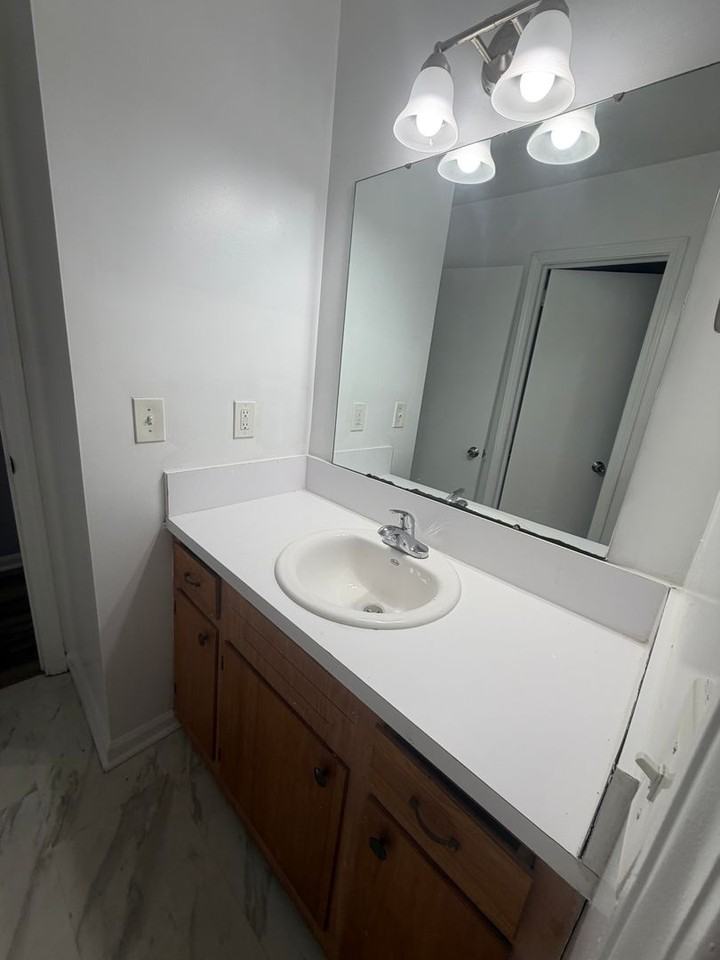 4446 Farmwood St - Photo 2 of 12