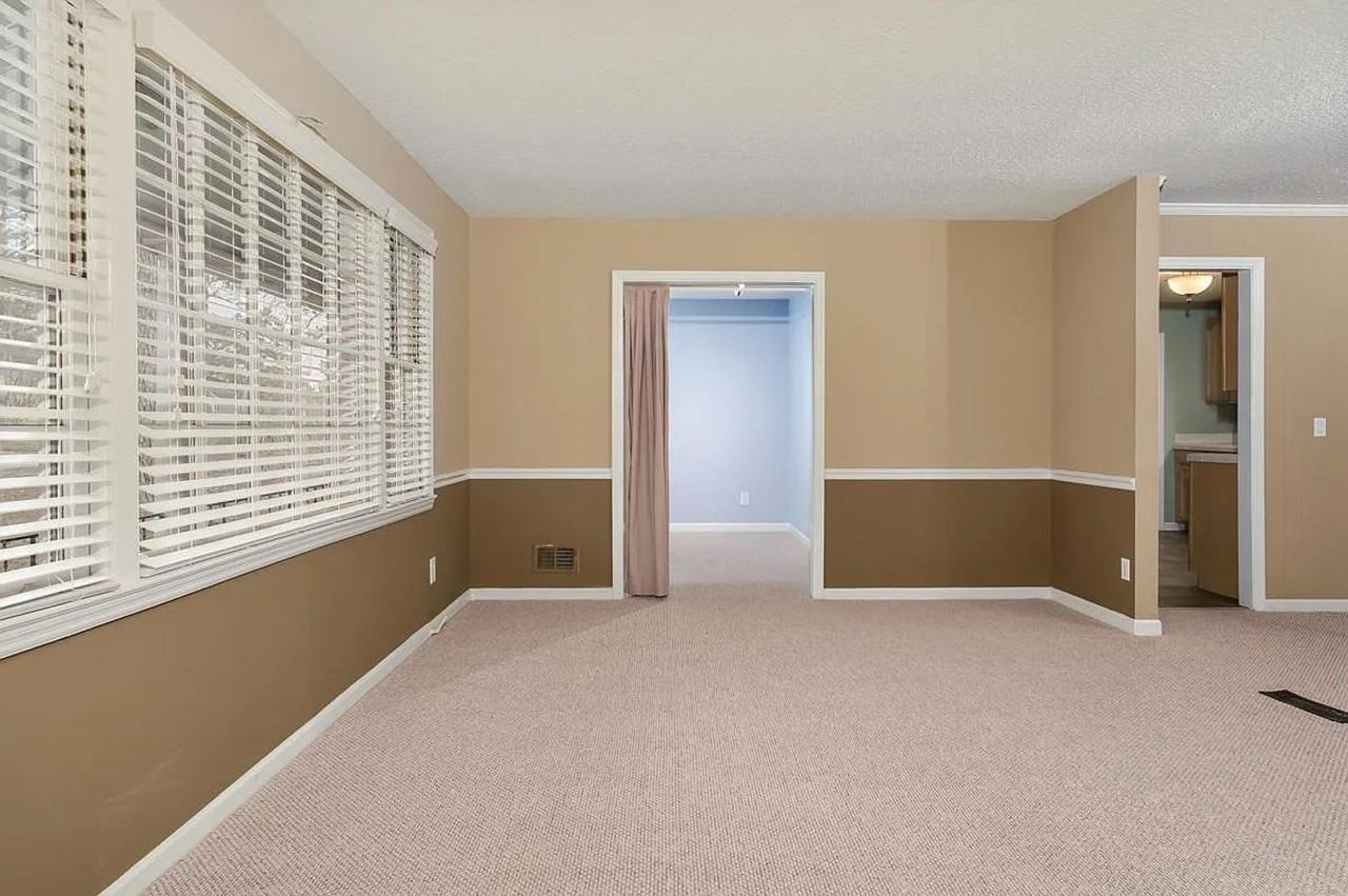 318 Netherland Dr - Photo 5 of 24