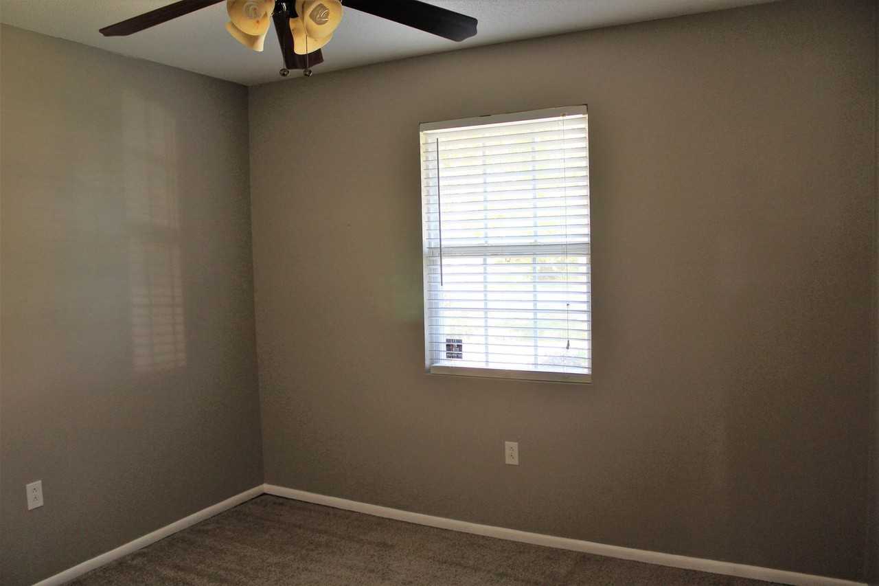 133 Melrose Pl - Photo 5 of 8