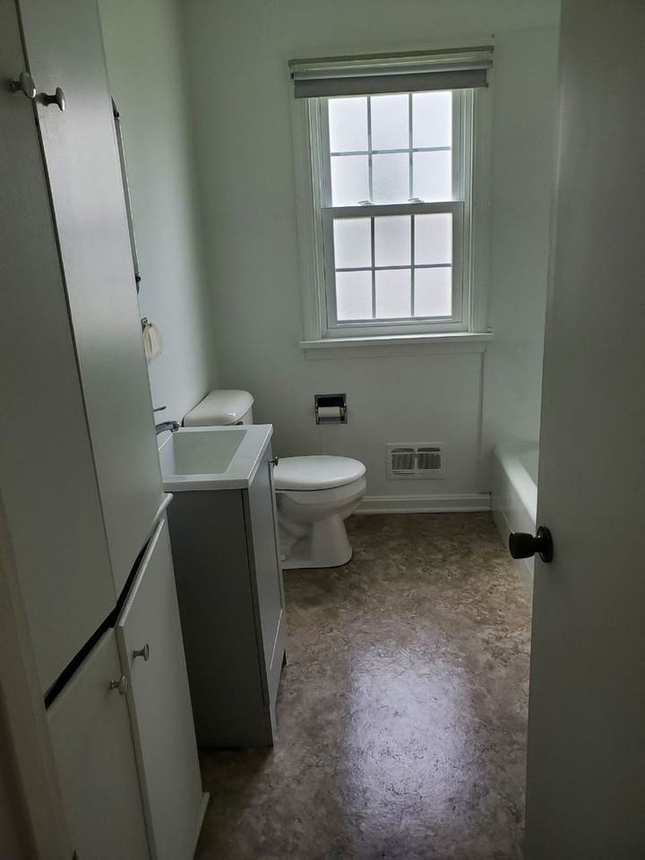 105 W Liberty Ct - Photo 6 of 13