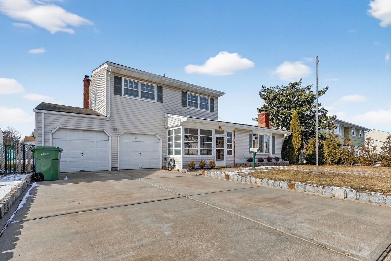 77 Marsh Ave - Photo 3 of 25