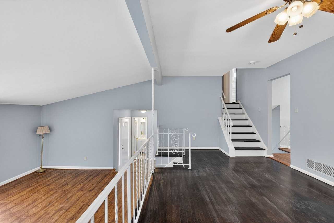 77 Marsh Ave - Photo 6 of 25