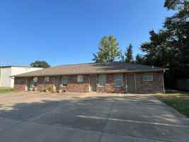 featured image of 1123 E 13th St