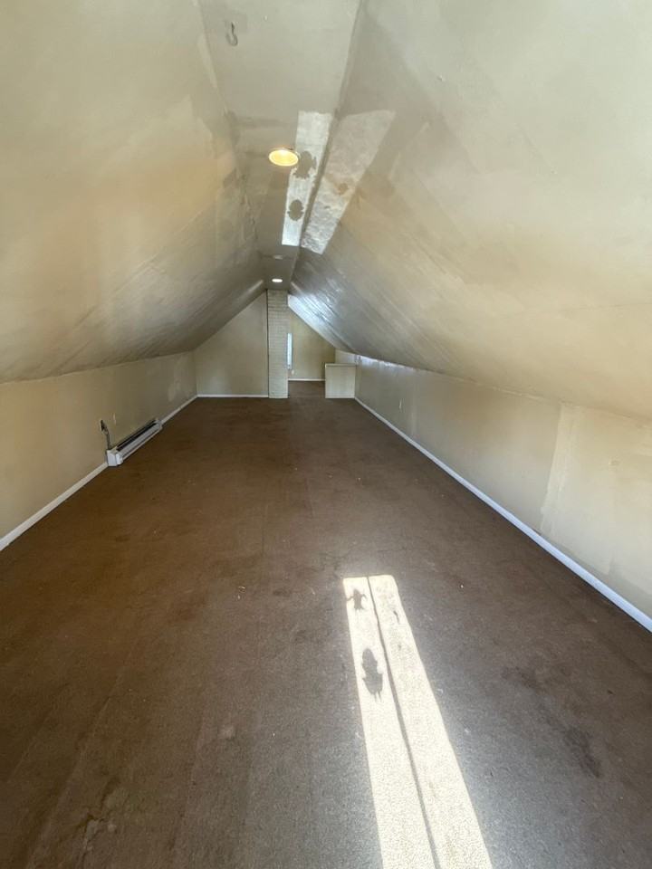 2102 Airline Ave - Photo 5 of 7