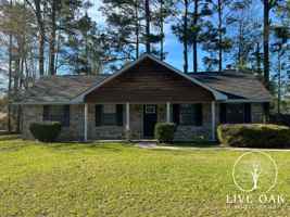 featured image of 706 Robin Hood Dr