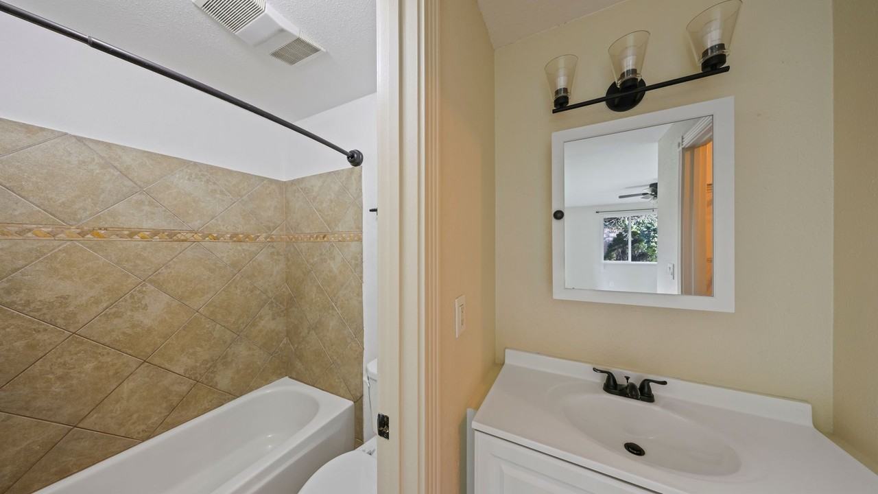 959 Sw 3rd Ave - Photo 7 of 13