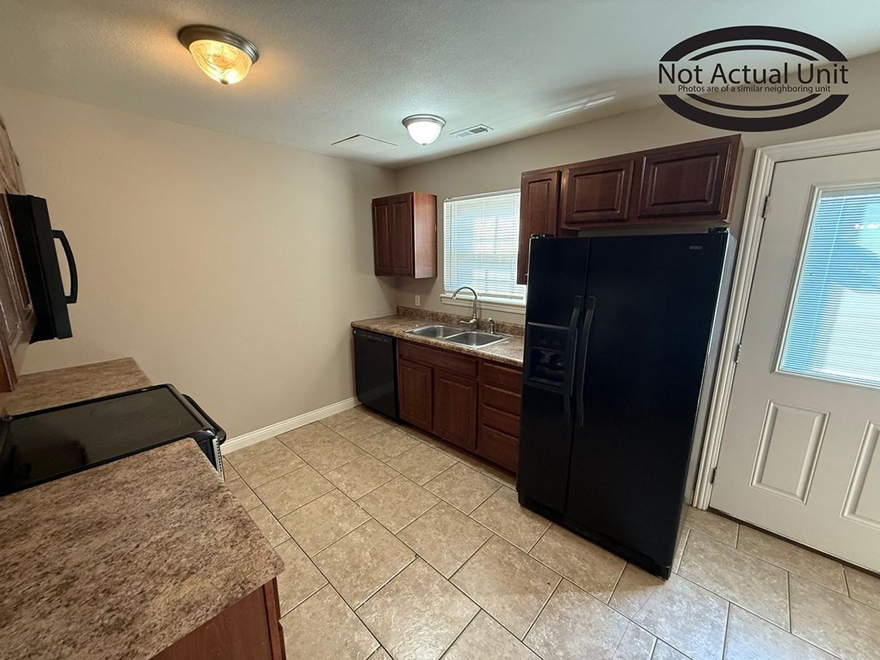 7452 Noah Ct - Photo 7 of 30