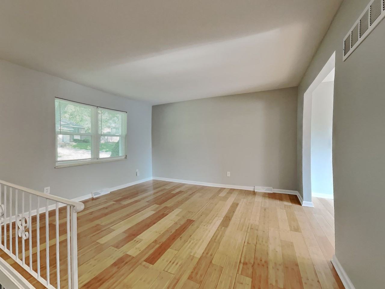 1105 Nw Canterbury Rd - Photo 5 of 17