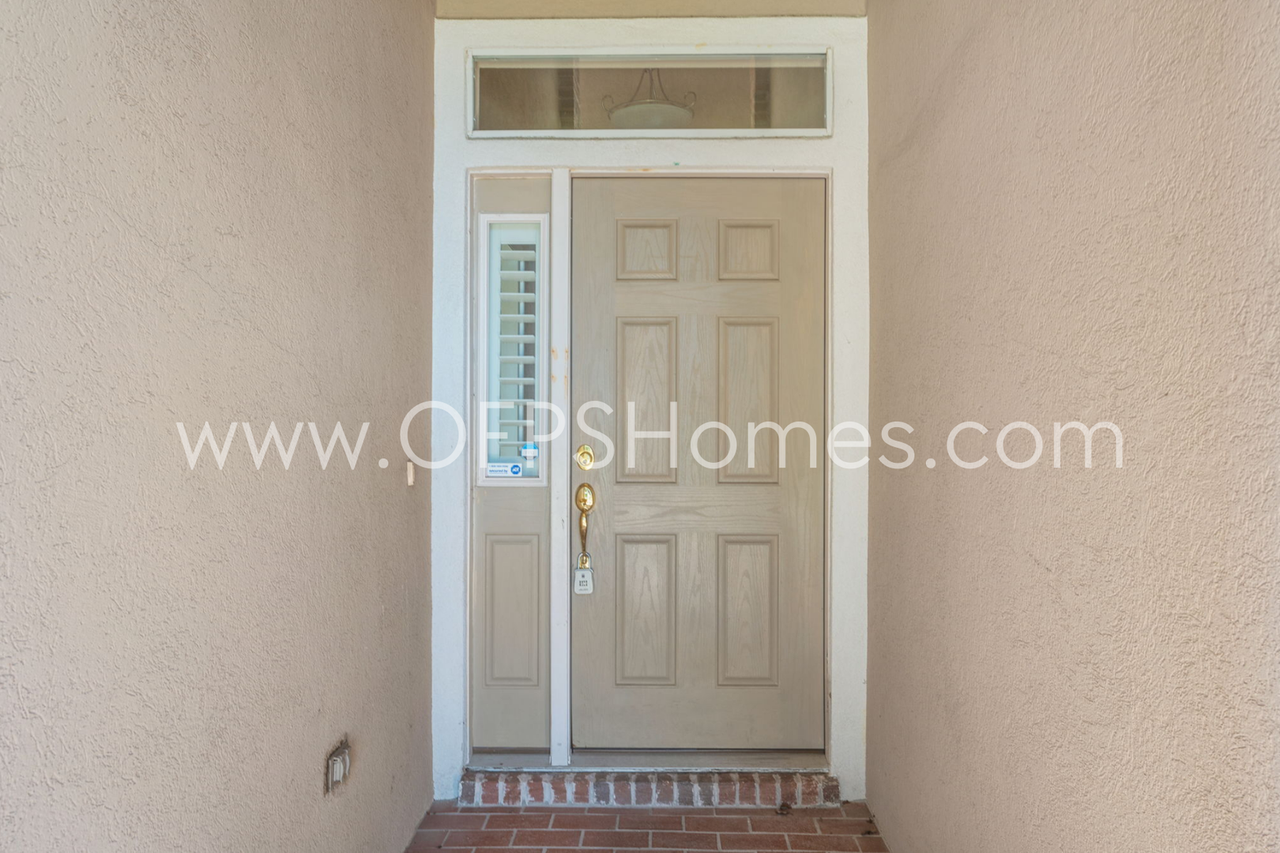 1558 Venice Ave - Photo 4 of 33