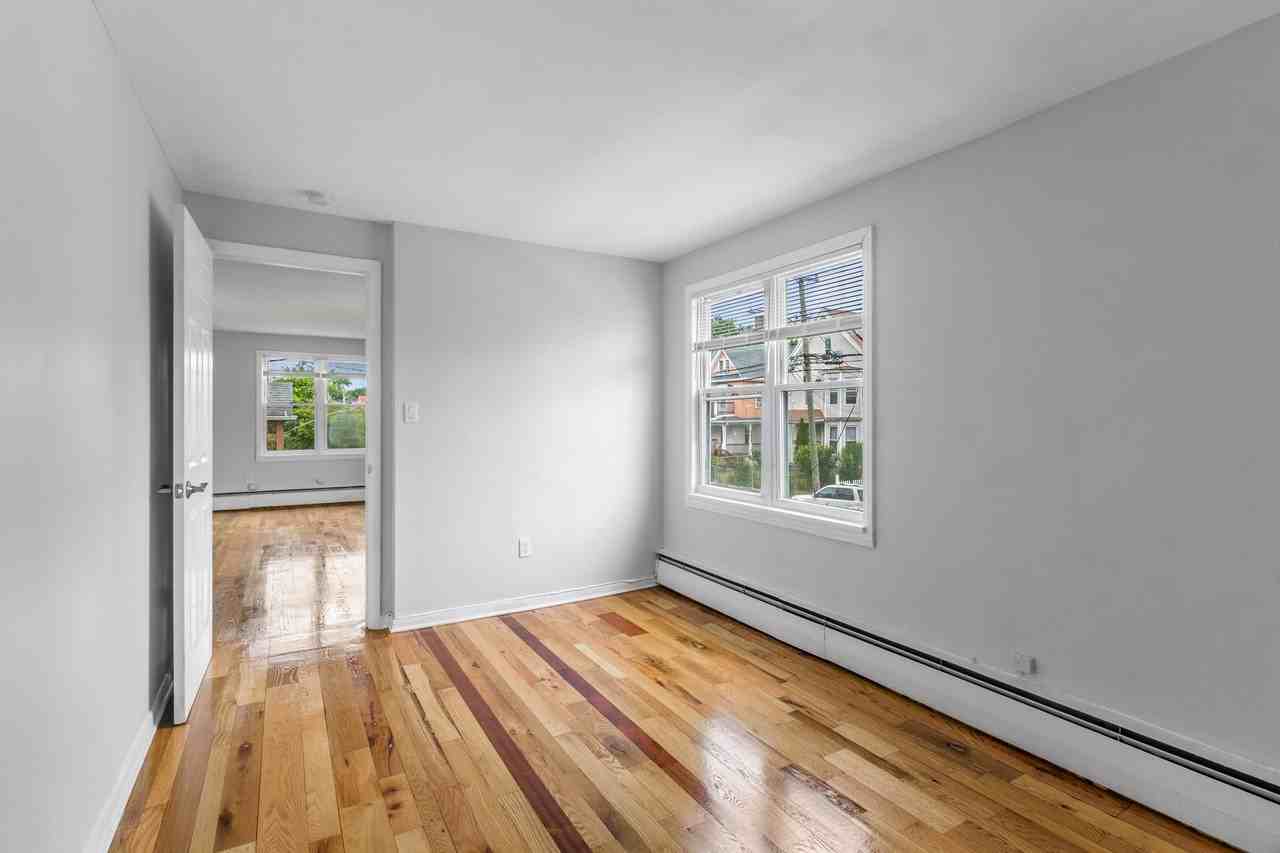 Colorado Ave Apartments - Photo 3 of 11