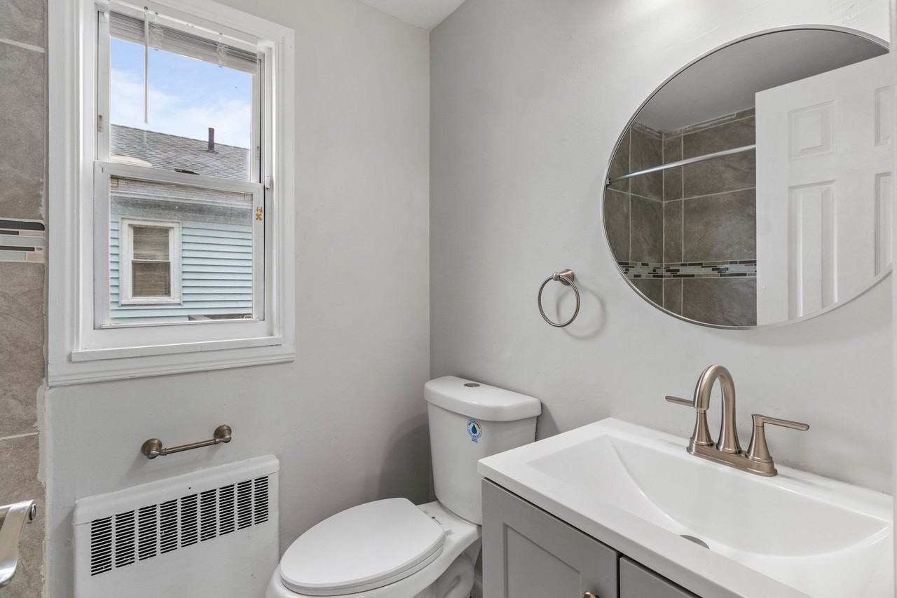 Colorado Ave Apartments - Photo 5 of 11