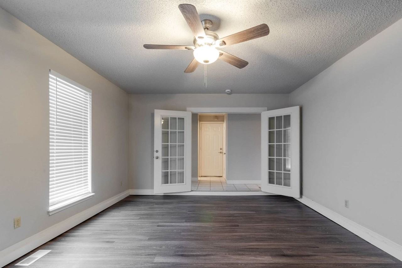 732 Westridge Ct - Photo 5 of 30