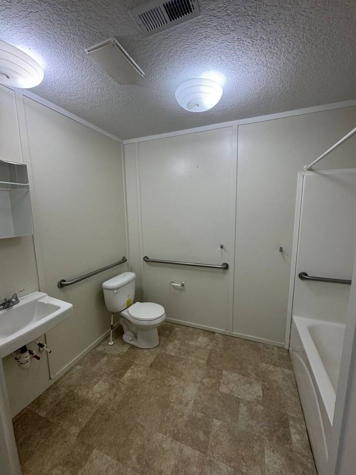 1416 Robin St - Photo 7 of 17