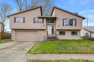 featured image of 3823 Ne View Pl