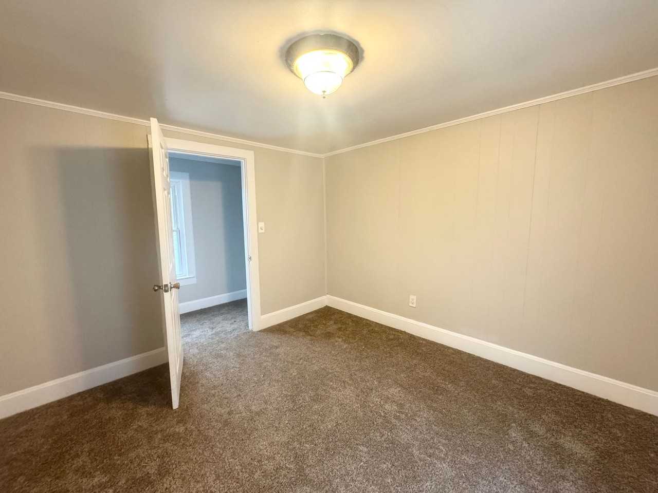 711 Parsonage St - Photo 3 of 9