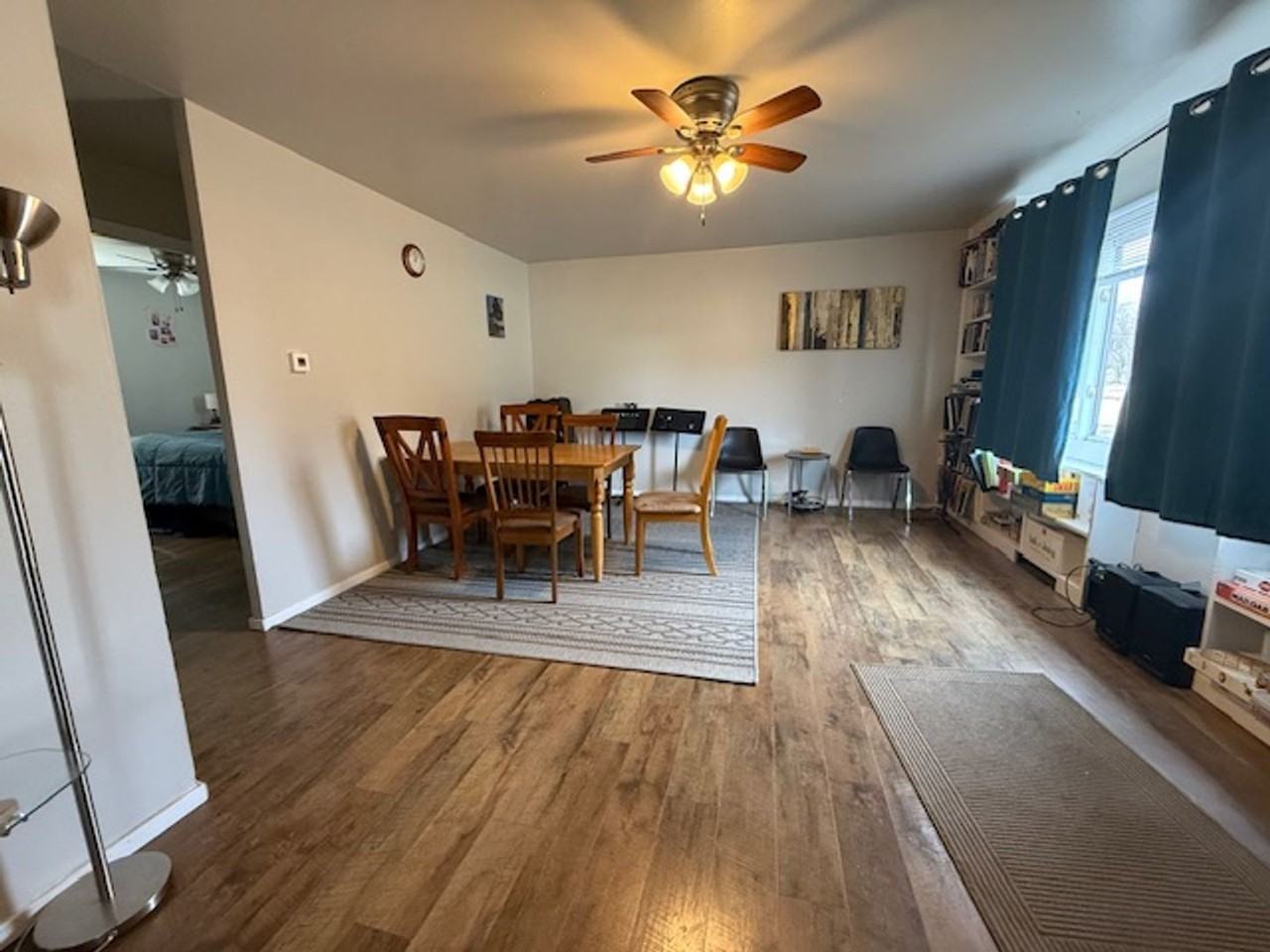 2113 W Kirby Ave - Photo 3 of 9