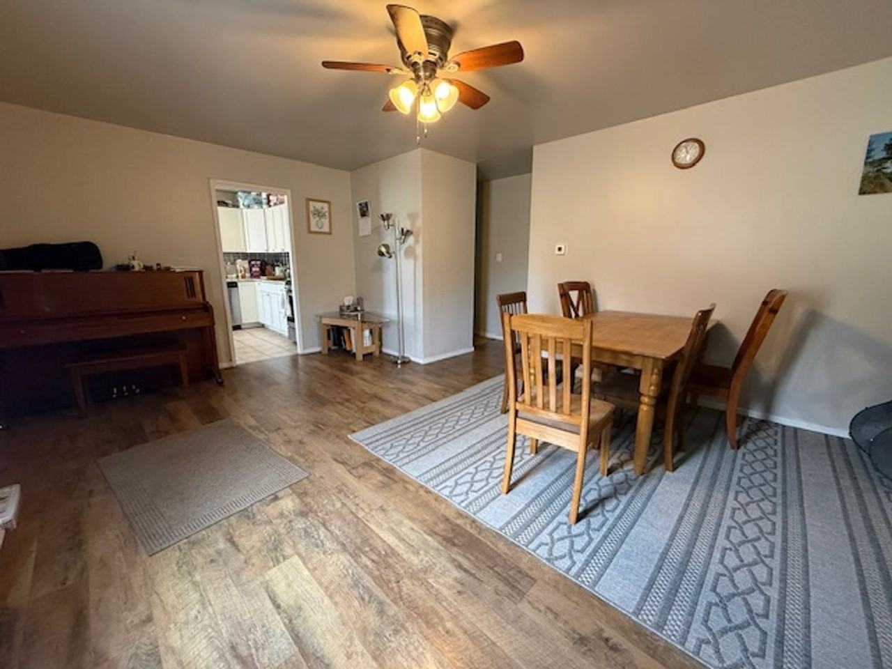 2113 W Kirby Ave - Photo 4 of 9