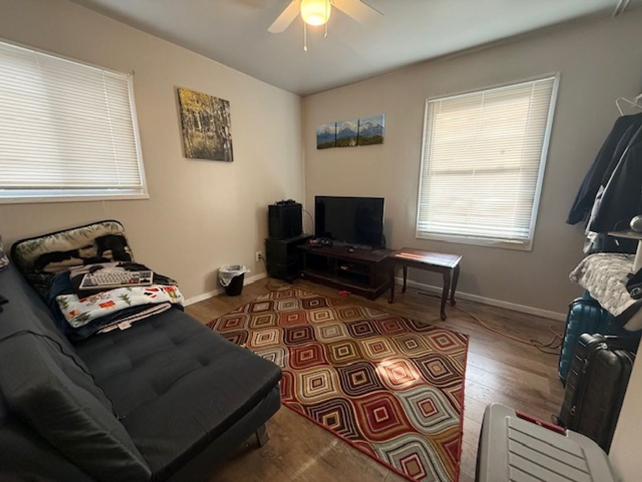 2113 W Kirby Ave - Photo 6 of 9