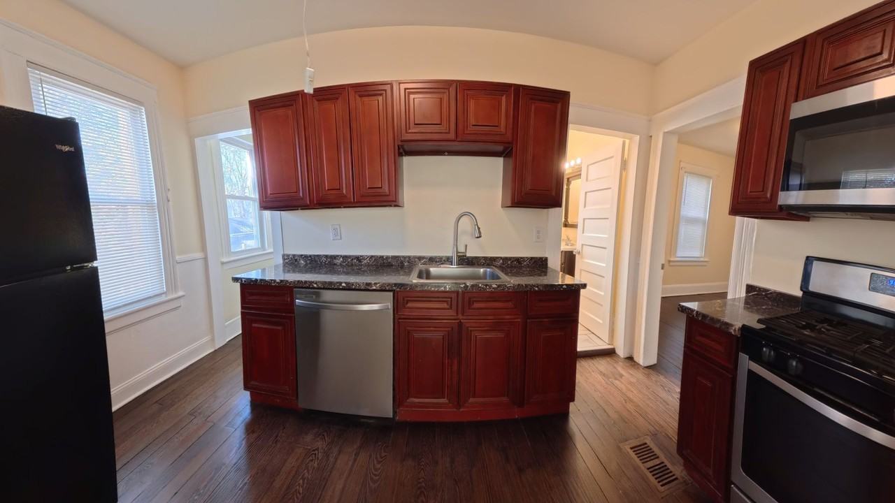 65 Fox St, Unit 1, Bridgeport, CT 06605 - Photo 2 of 13