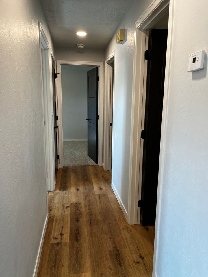 2204 E Sylvan Cir - Photo 6 of 21