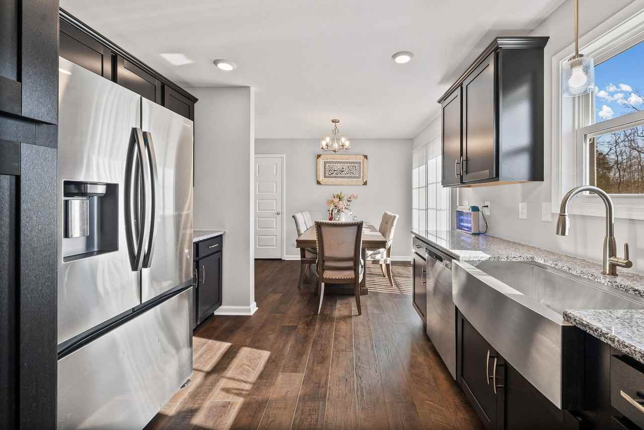 419 Mattingly Dr - Photo 2 of 26