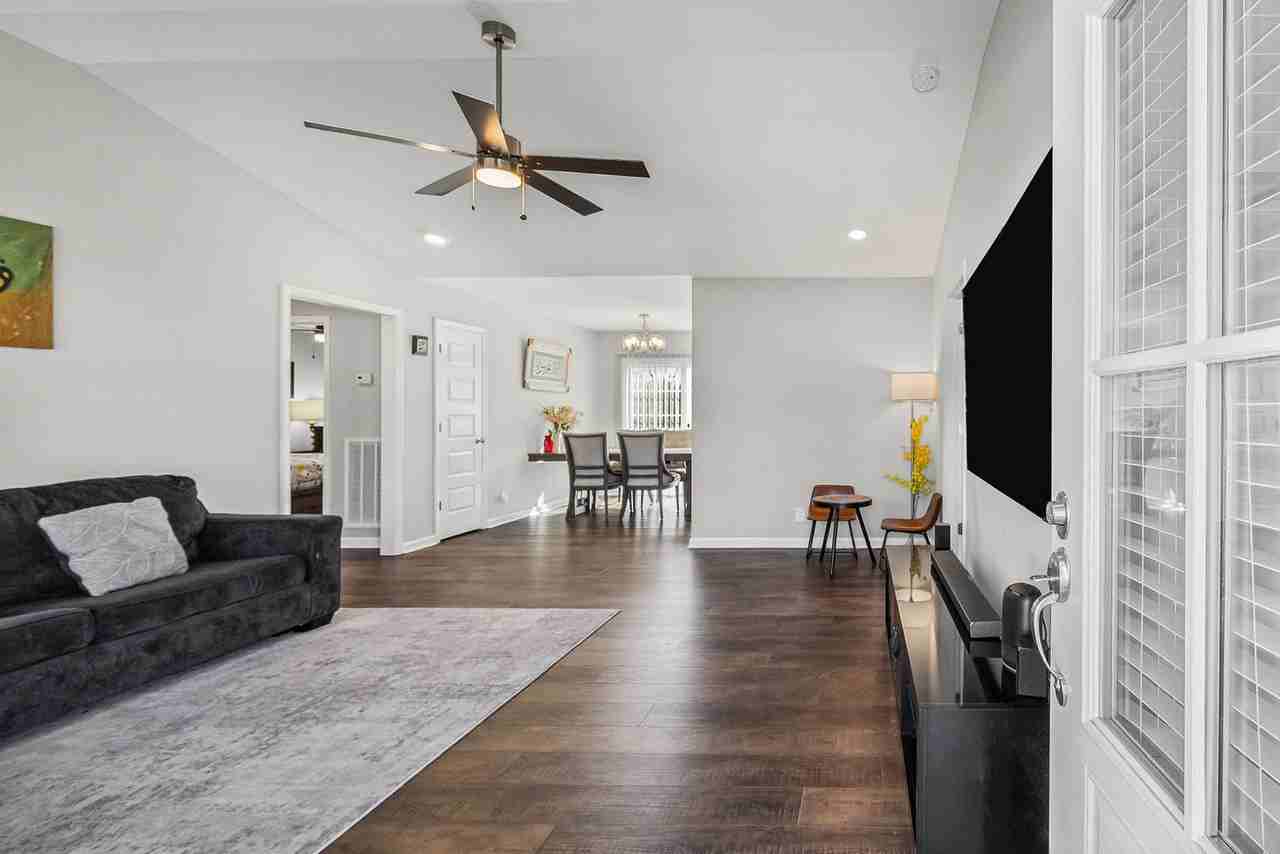 419 Mattingly Dr - Photo 6 of 26