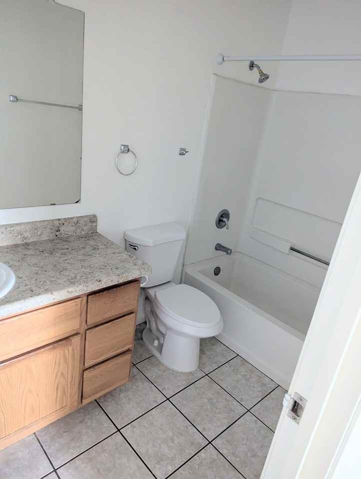 Sierra Court Apartments - Photo 5 of 16