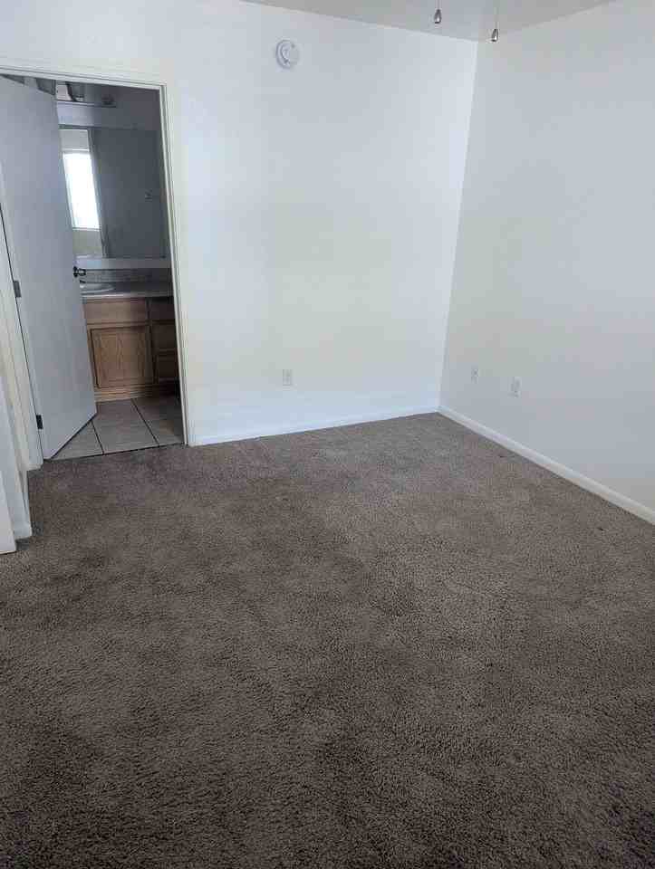 Sierra Court Apartments - Photo 7 of 16