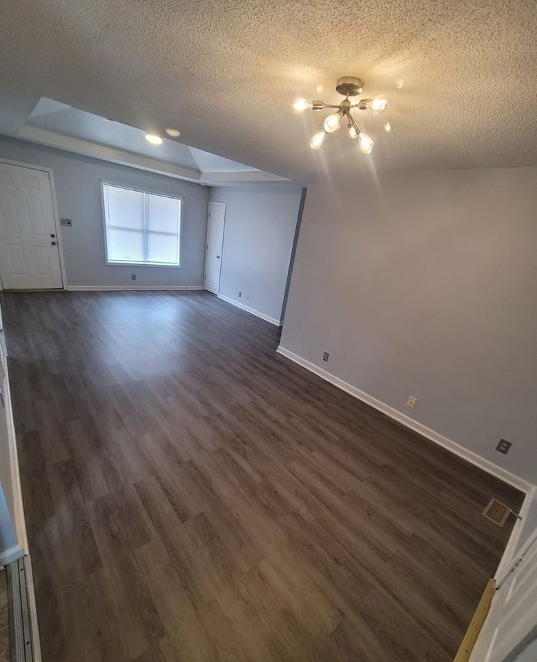 815 Shelton Cir - Photo 3 of 11