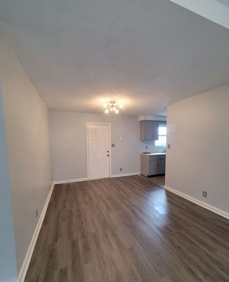 815 Shelton Cir - Photo 4 of 11